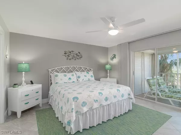 Marco Island, FL 34145,1020 Swallow AVE #203