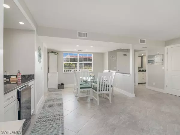 Marco Island, FL 34145,1020 Swallow AVE #203