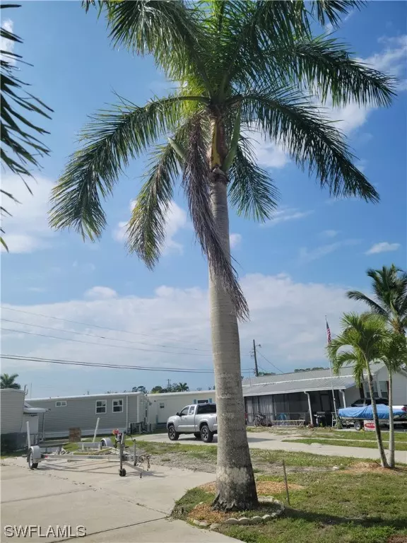 Estero, FL 33928,20641 River DR