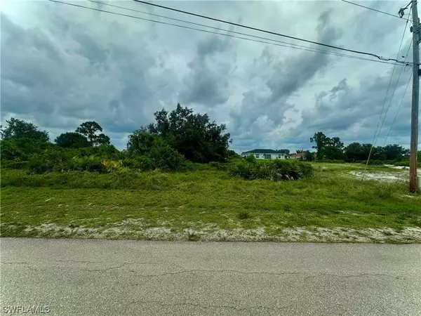 3708 27th ST SW, Lehigh Acres, FL 33976