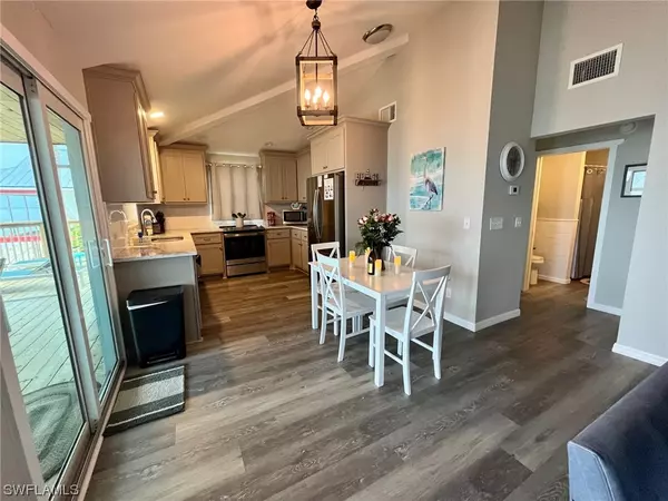 Upper Captiva, FL 33924,67 Kingfisher DR