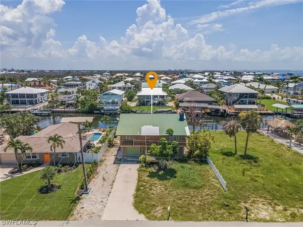 2392 BAYBREEZE ST, St James City, FL 33956