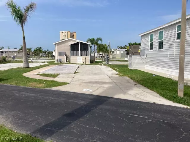 Fort Myers, FL 33908,19681 Summerlin Rd. E-62