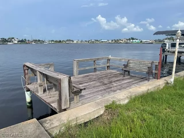 Port Charlotte, FL 33952-9133,164 MORGAN LN SE