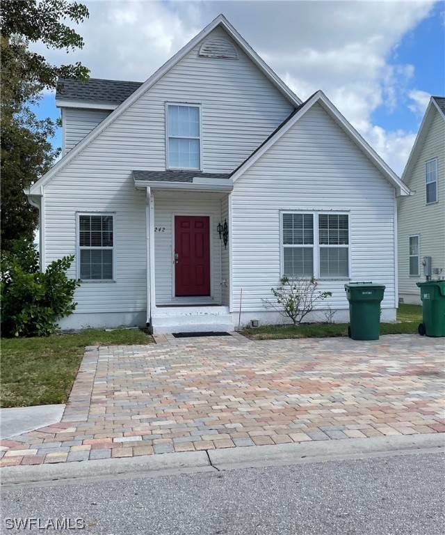 242 Leawood CIR, Naples, FL 34104