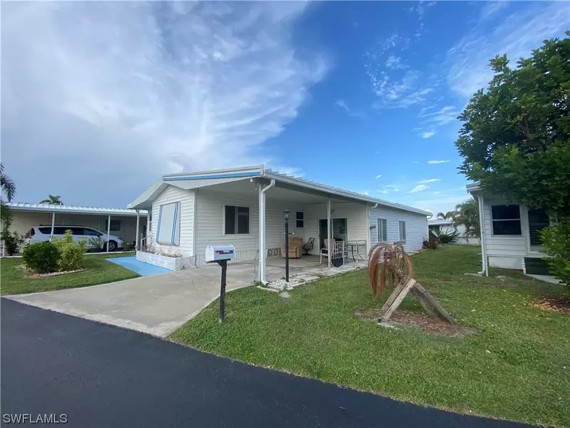 147 Adrienne DR, Fort Myers, FL 33908