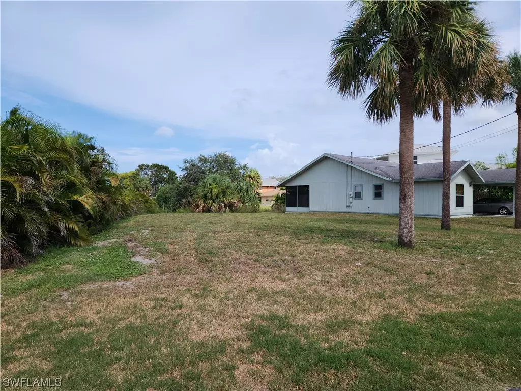 Naples, FL 34108,873 8th CT E