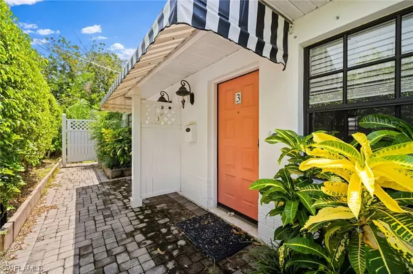 721 9th ST S #3,  Naples,  FL 34102