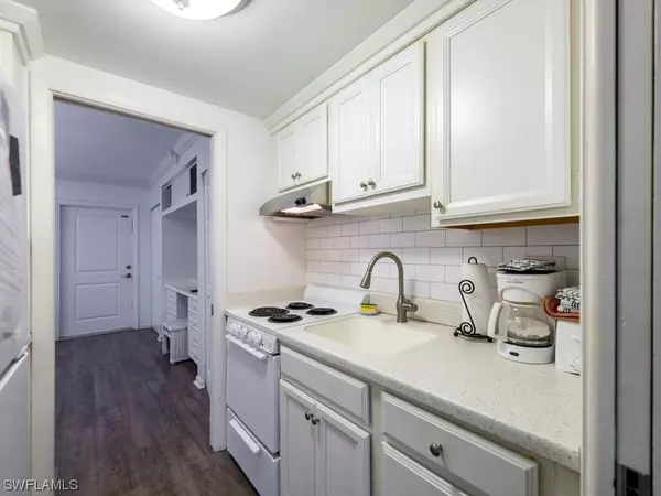 Sanibel, FL 33957,409 E Gulf DR #15