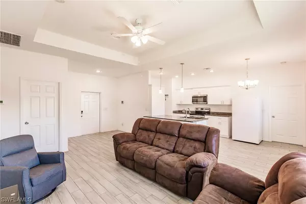 Other, FL 33935,7727 7th PL