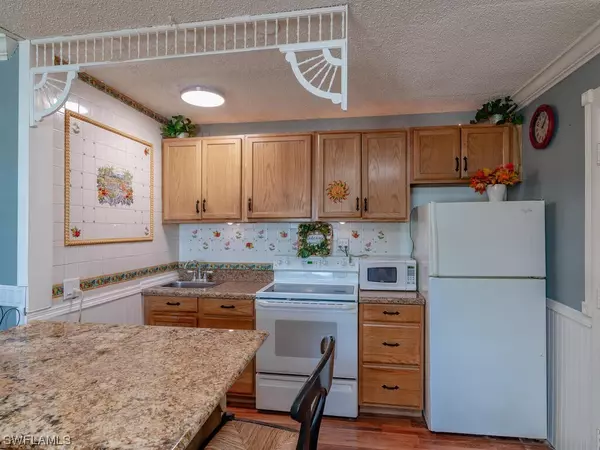 Marco Island, FL 34145,457 Tallwood ST #105