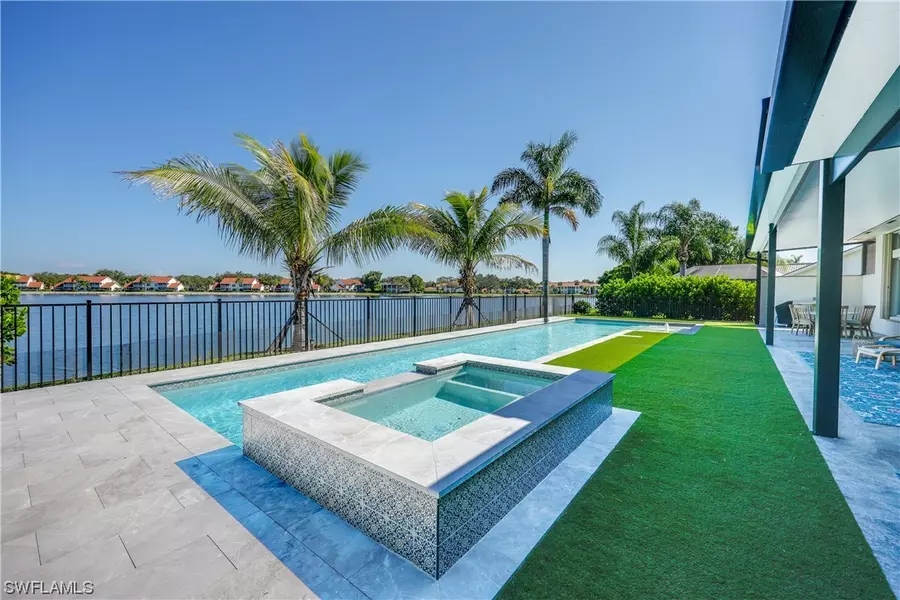 268 Lambton LN, Naples, FL 34104
