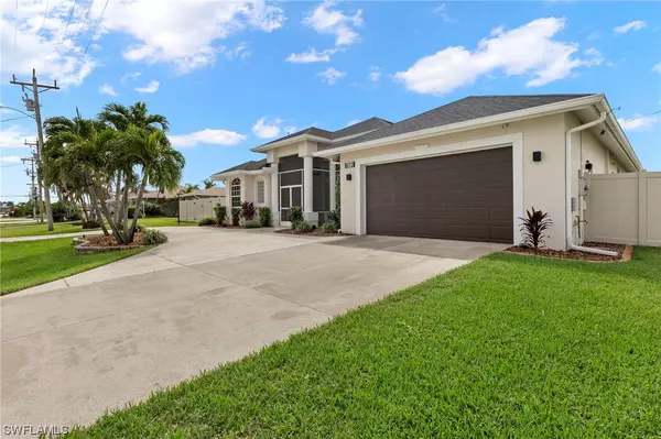 812 SW 51st TER, Cape Coral, FL 33914