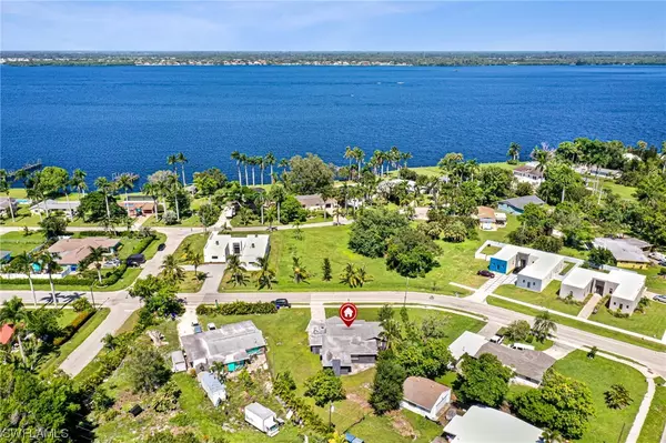 Fort Myers, FL 33916,3982 Edgewood AVE