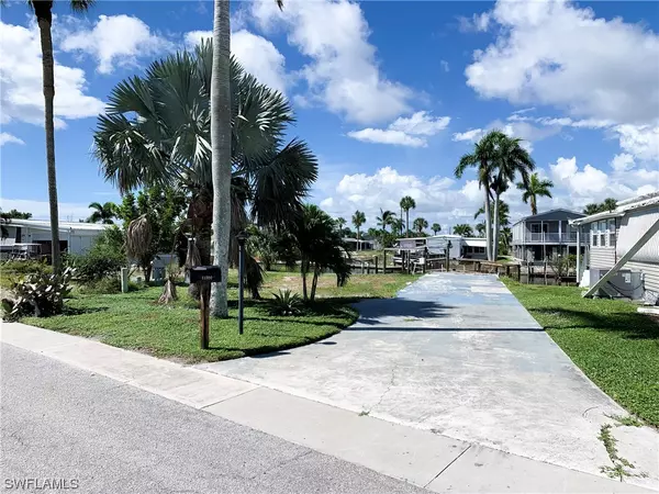 Fort Myers Beach, FL 33931,11300 Bougainvillea LN