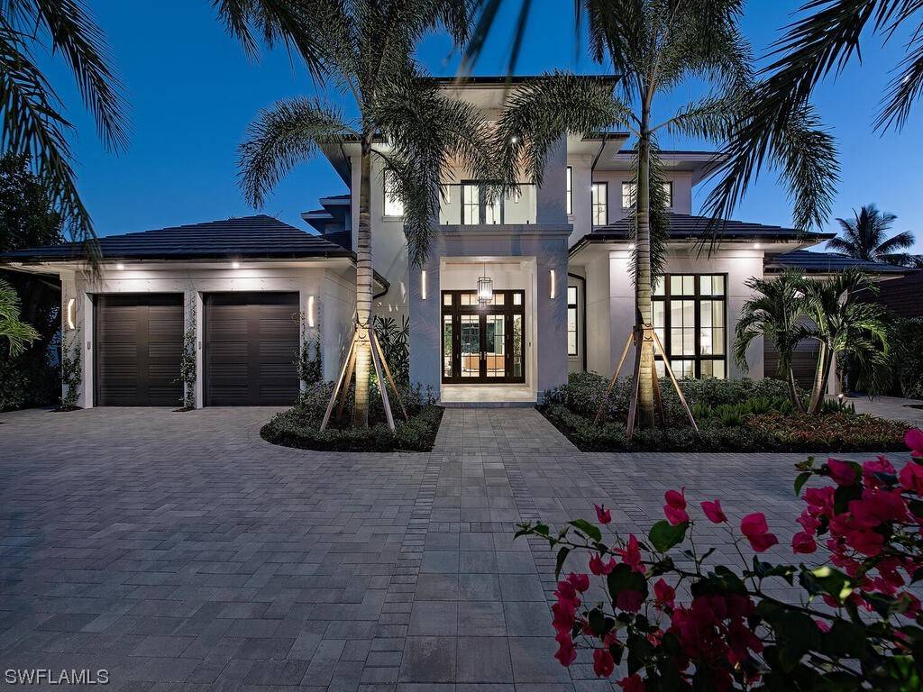 626 S Golf DR, Naples, FL 34102
