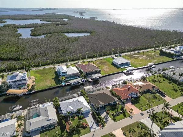 St James City, FL 33956,2433 Macadamia LN