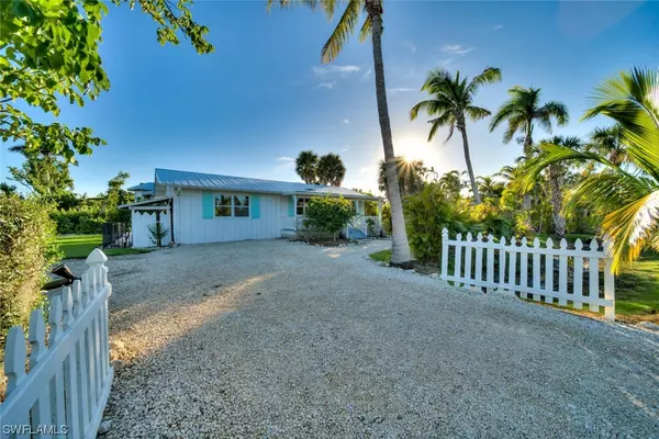 Sanibel, FL 33957,6141 Henderson RD