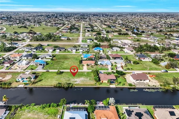Cape Coral, FL 33991,2712 SW 1st TER