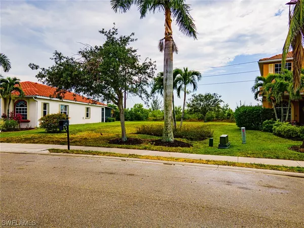 Cape Coral, FL 33909,2666 Blue Cypress Lake CT