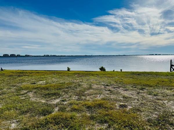 602 Coral DR, Cape Coral, FL 33904