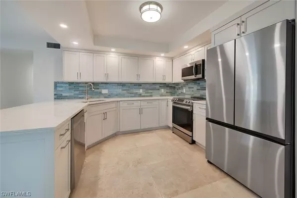 Naples, FL 34102,1950 Gulf Shore BLVD N #108