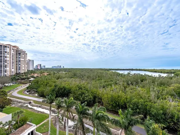 Naples, FL 34108,6849 Grenadier BLVD #802