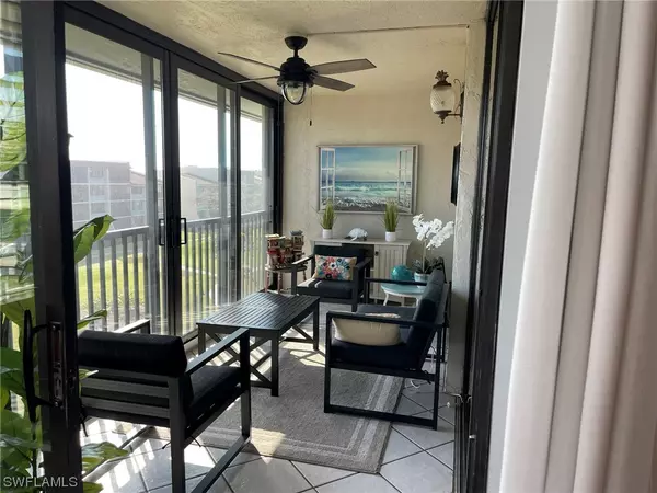 Sanibel, FL 33957,979 E Gulf DR #C324