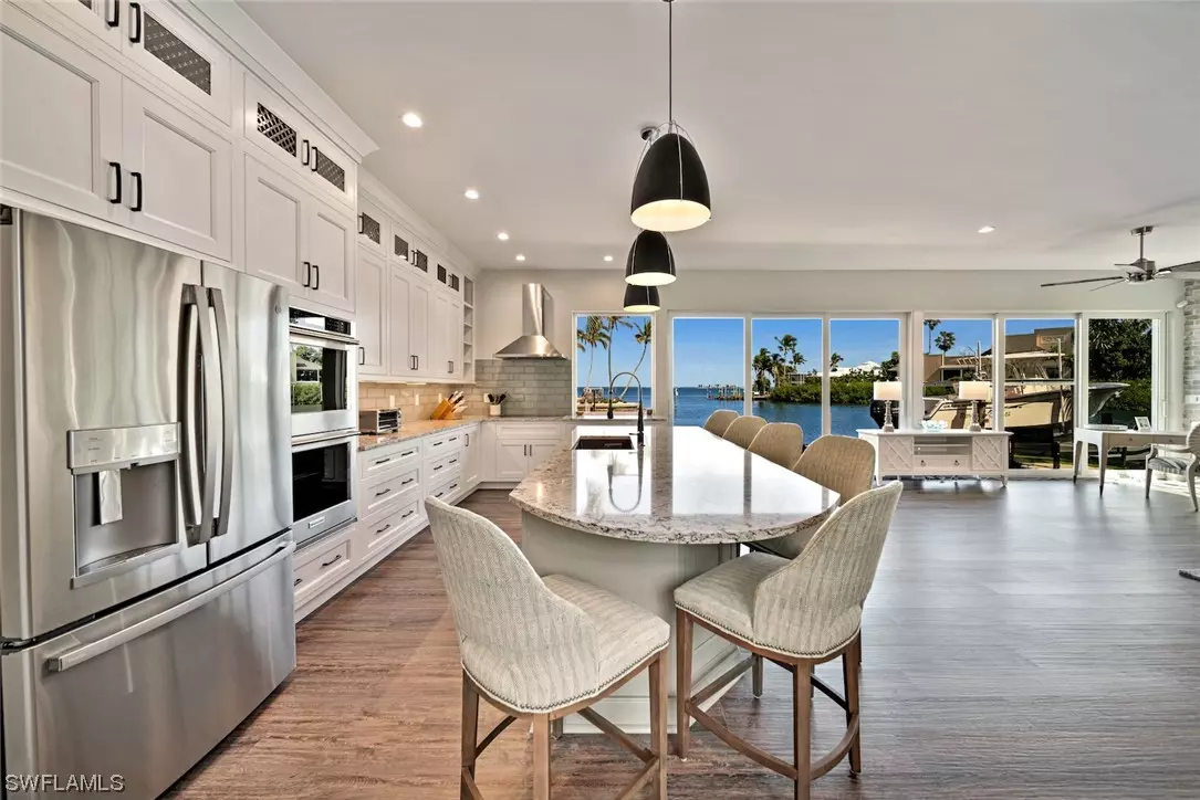 Sanibel, FL 33957,1500 Angel DR