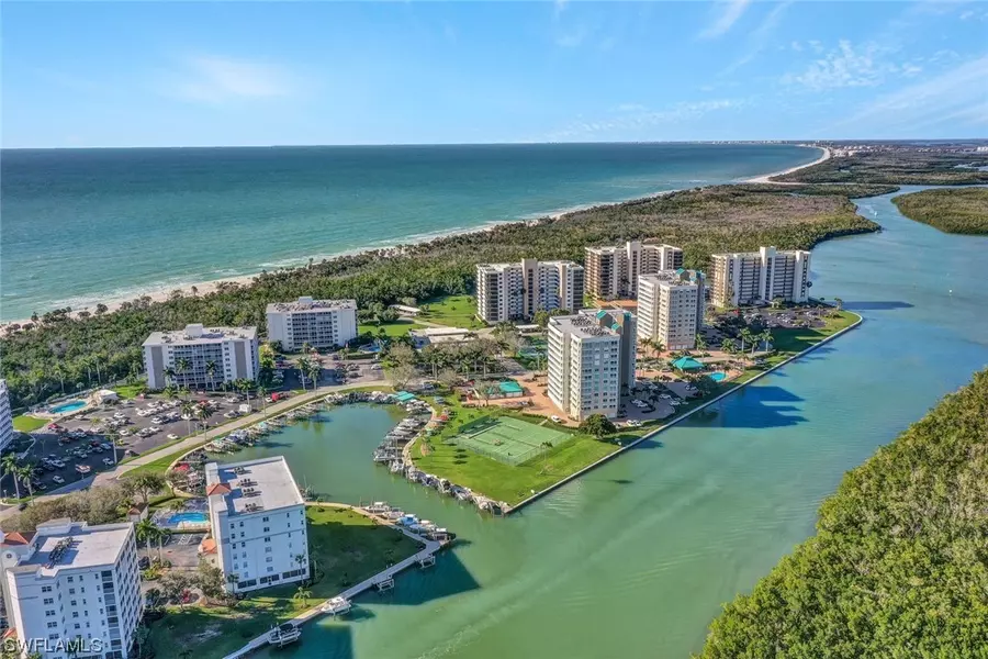 3 Bluebill AVE #707, Naples, FL 34108