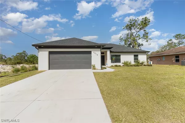 Lehigh Acres, FL 33971,2618 Helen CIR