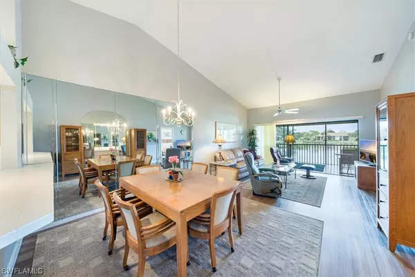 527 Lake Louise CIR #9-203, Naples, FL 34110
