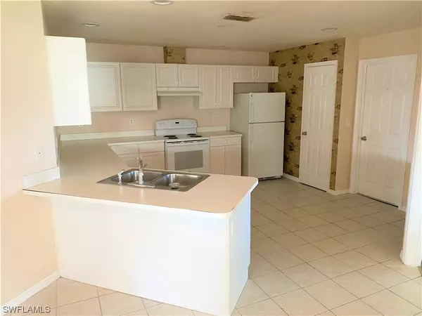 Bonita Springs, FL 34135,12349 Londonderry LN