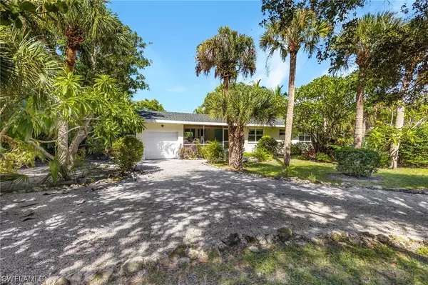 3902 Coquina DR, Sanibel, FL 33957