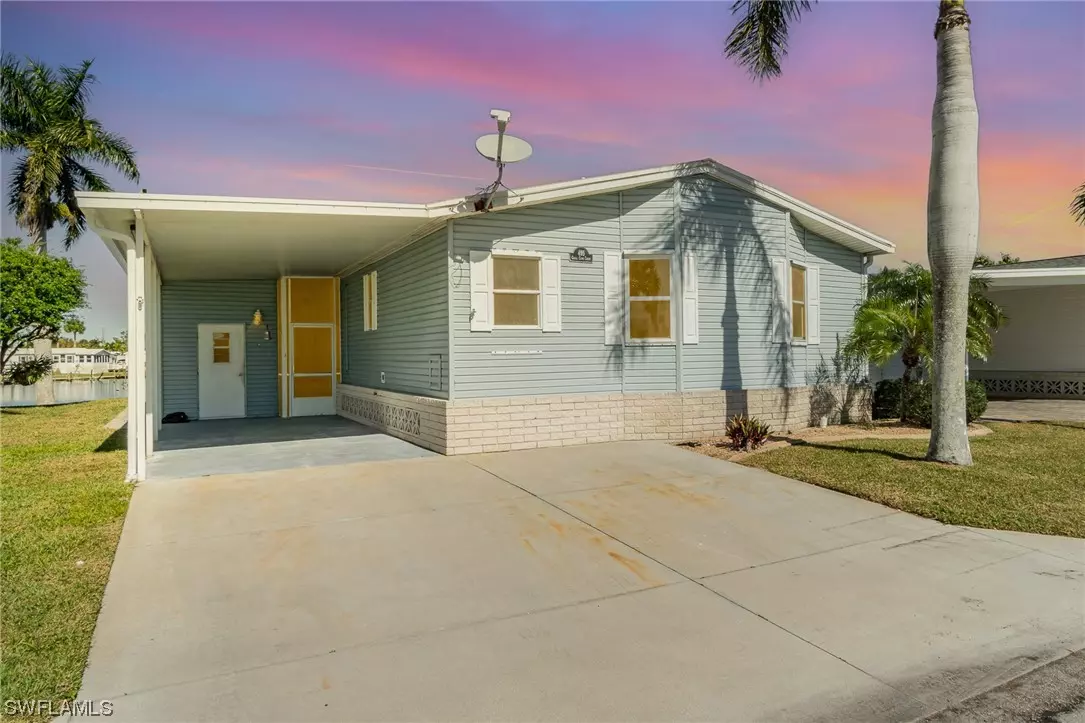 Fort Myers Beach, FL 33931,17720 Canal Cove CT