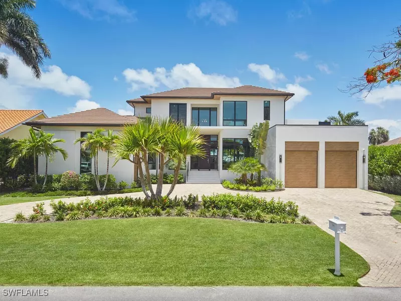 595 16th AVE S, Naples, FL 34102