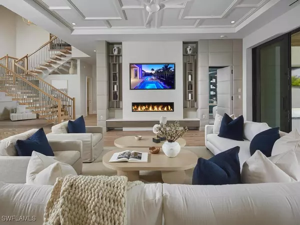 Naples, FL 34102,595 16th AVE S