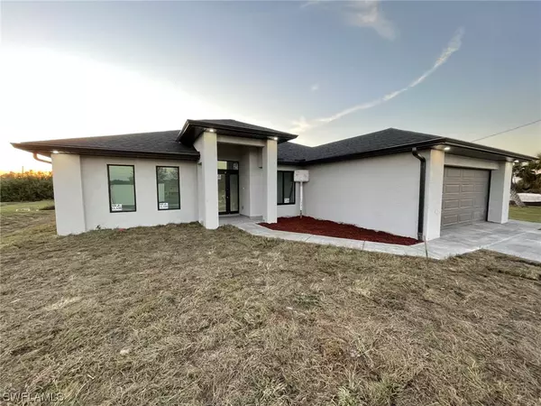 329 Pinehurst AVE, Lehigh Acres, FL 33974