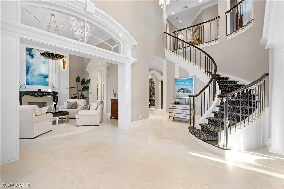 Naples, FL 34102,40 5th AVE S