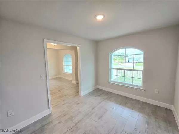 Lehigh Acres, FL 33974,510 Lone Star LN