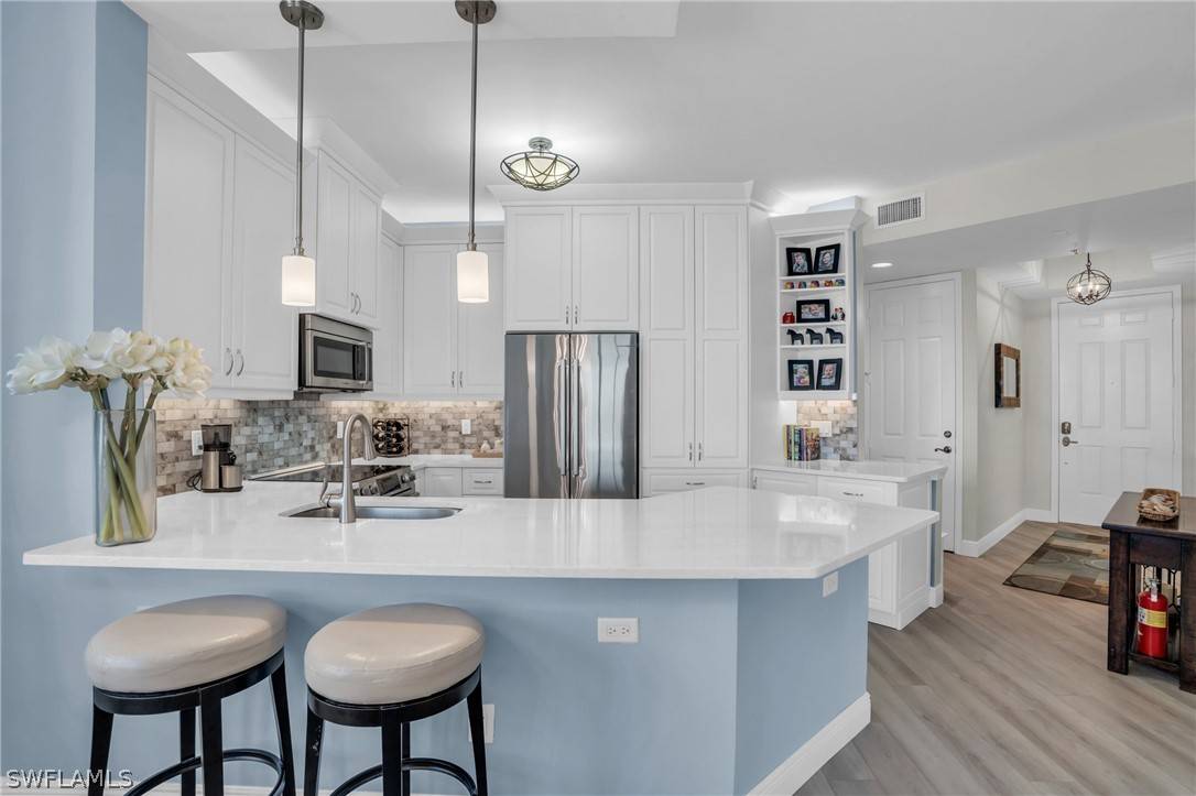 Naples, FL 34108,400 Flagship DR #608