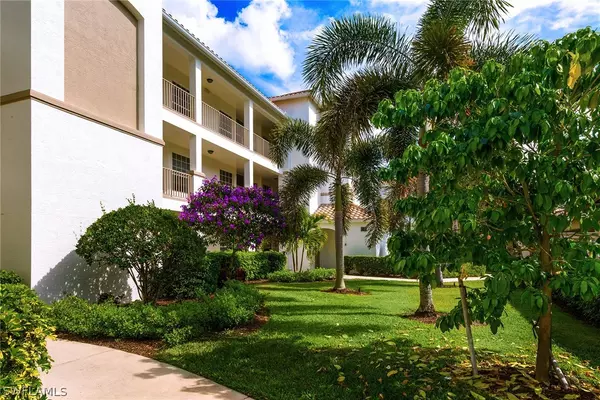 Naples, FL 34120,8217 Parkstone PL #1-307