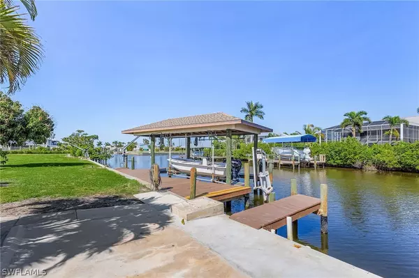 St James City, FL 33956,2596 Baybreeze ST