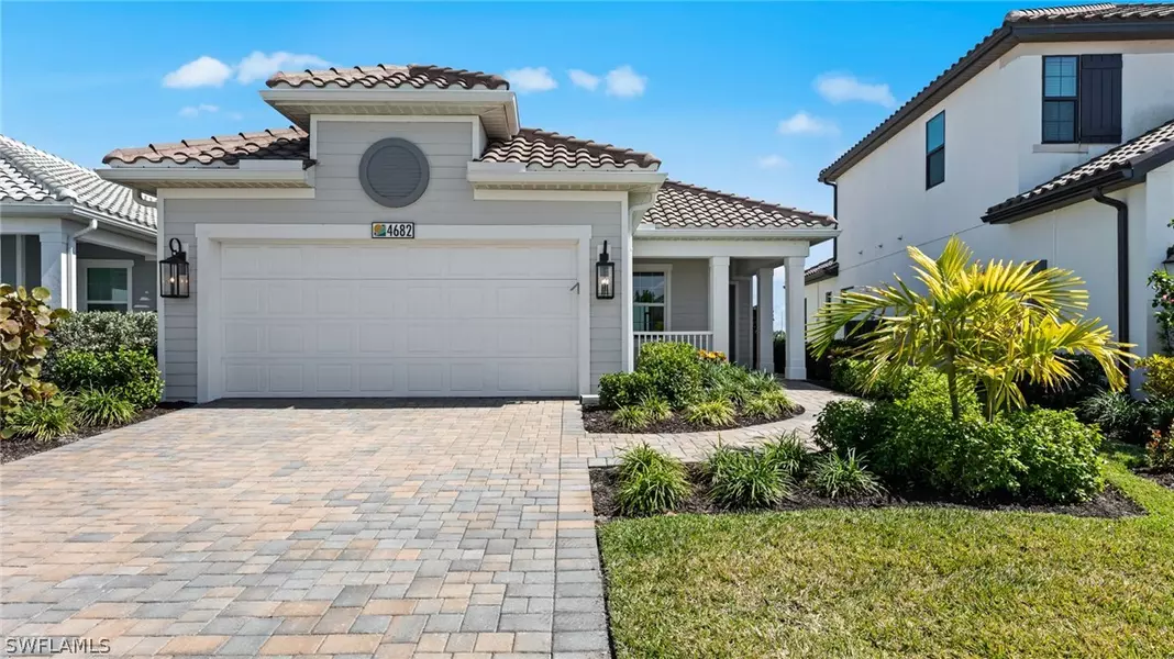 4682 Centaurus CIR, Naples, FL 34120