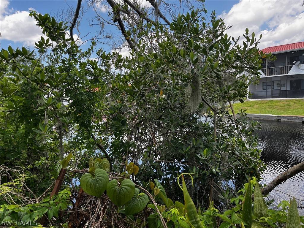 Fort Myers, FL 33908,7204 + 7202 Maida LN