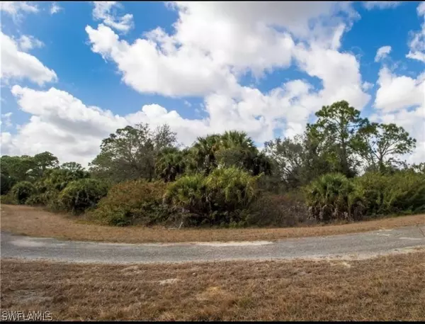 1829 Merchant CIR, Lehigh Acres, FL 33972