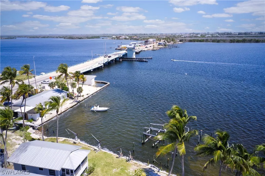 Matlacha, FL 33993,11250 Porpoise Point RD S #8