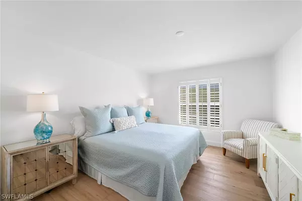 Naples, FL 34103,2601 Gulf Shore BLVD N #20