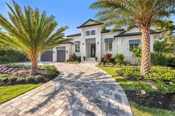 635 Parkview LN, Naples, FL 34103