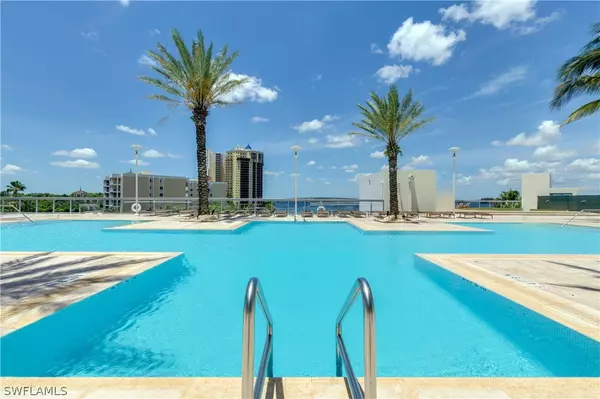 Fort Myers, FL 33916,3000 Oasis Grand BLVD #2803